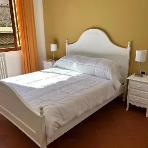 Apartment Borgo San Jacopo 8, Florence
